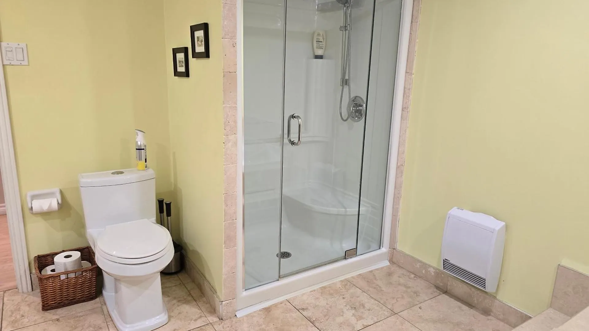 Holiday home Le Cozy Retreat Private Spa Wine & Relaxing Escape Quebec City
