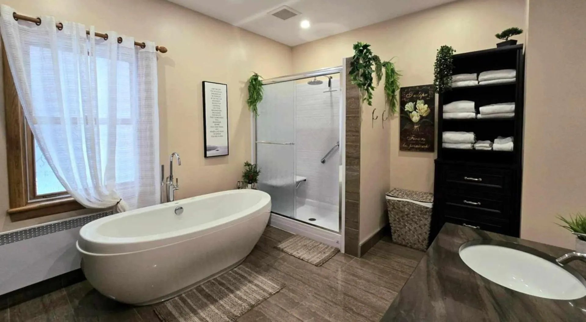 Le Cozy Retreat Private Spa Wine & Relaxing Escape Quebec City