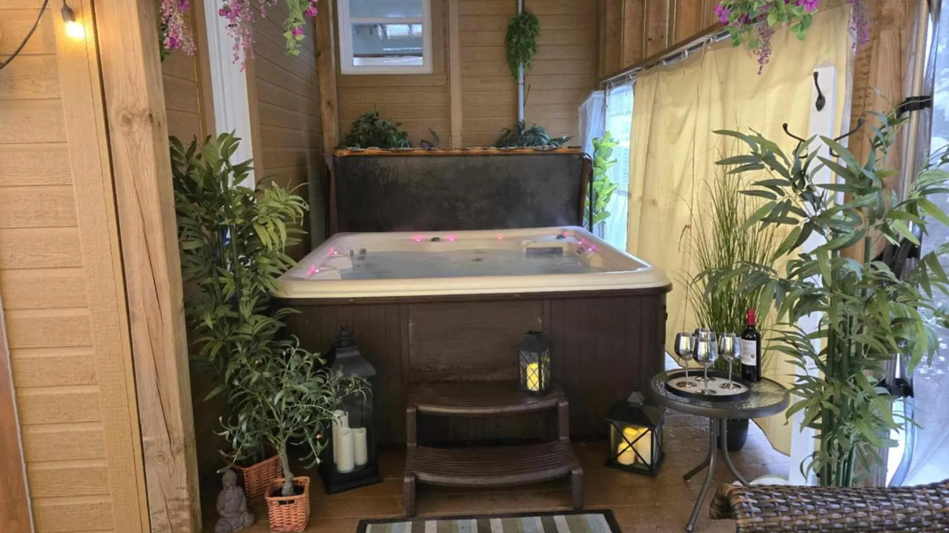 Le Cozy Retreat Private Spa Wine & Relaxing Escape Quebec 0*,  Kanada